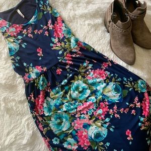 Tara Lynn’s boutique Navy Floral Maxi Dress 2xplus